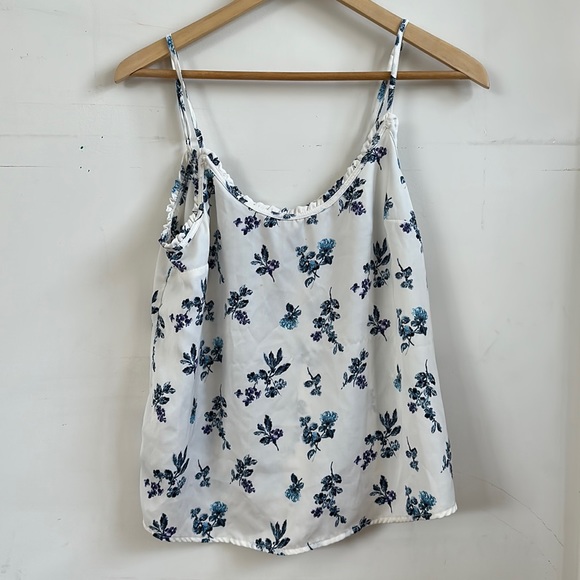 🤍A&Fitch Floral Tank - Picture 1 of 5